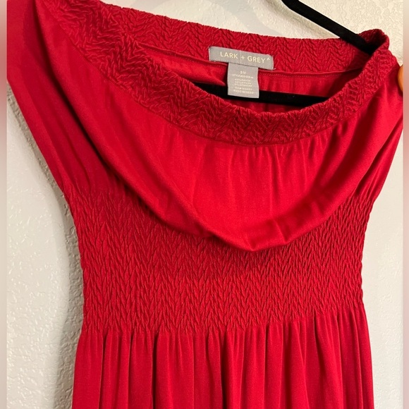 Set of 4 dresses for $20 size small - Picture 2 of 11